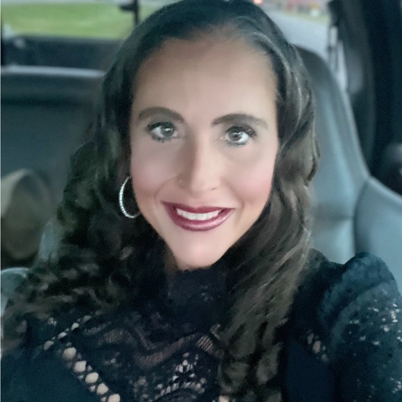 Meet your Posher, Jessica - Picture 4 of 4